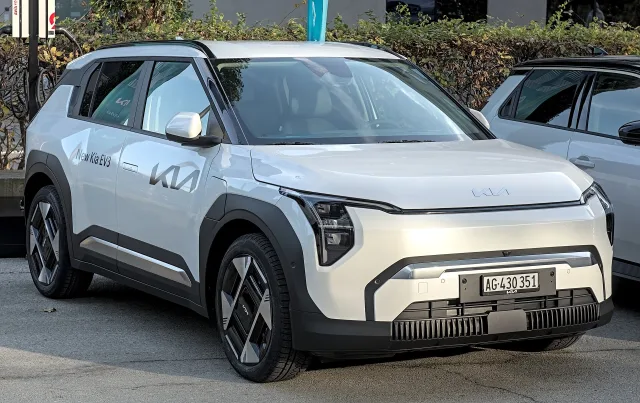 KIA EV3 кроссовер — 3