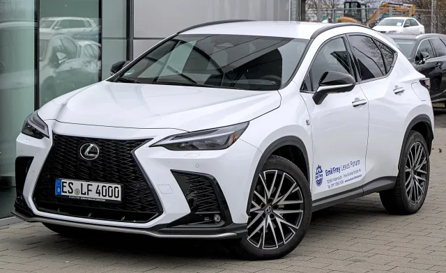 Lexus NX II покоління — 3