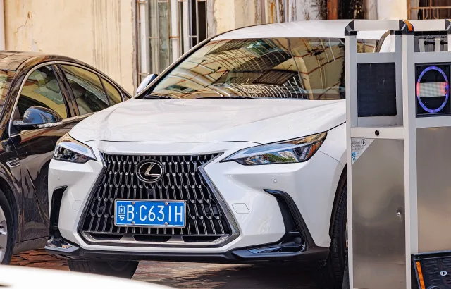 Lexus NX II покоління — 5