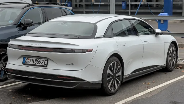 Lucid Air седан — 3