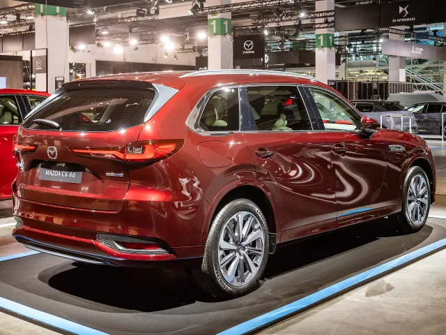 Mazda CX-80 кросовер — 2