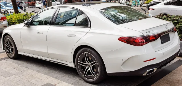 Mercedes-Benz E-Class W214 — 3