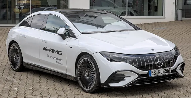 Mercedes-Benz EQE sedan — 2