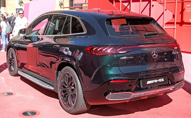 Mercedes-Benz EQE sedan — 5