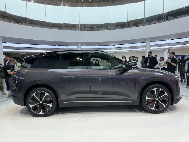 NIO ES6 II покоління — 4