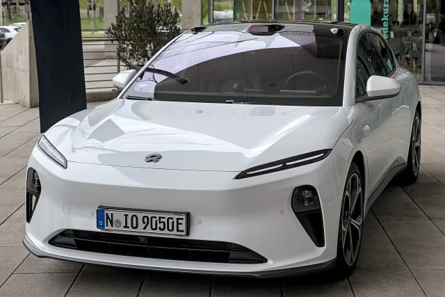 NIO ET5 седан — 5