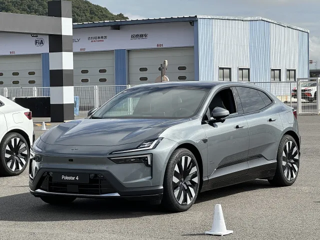Polestar 4 кросовер — 5