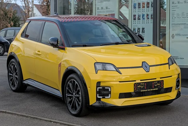 Renault 5 E-Tech хетчбек — 3