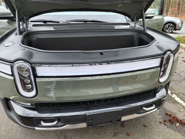 Rivian R1T пікап — 4