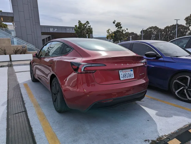 Tesla Model 3 Highland — 3