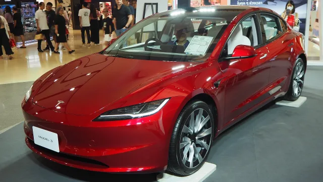 Tesla Model 3 Highland — 4
