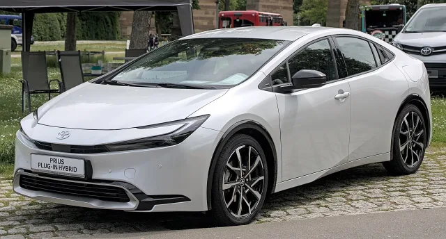 Toyota Prius V покоління (XW60) — 4