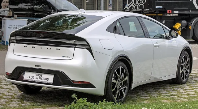 Toyota Prius V покоління (XW60) — 5