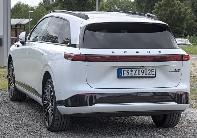 XPeng G9 кросовер