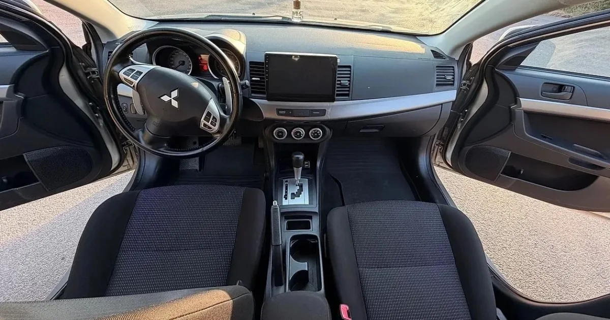 Mitsubishi Lancer 4.jpg