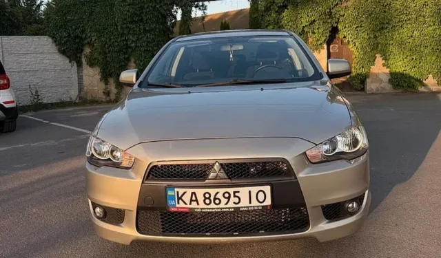 Mitsubishi Lancer 2009 з пробігом лише 30 тис. км продають на Вінниччині: ціна радує (фото)