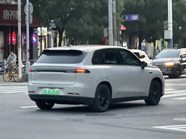 Leapmotor C10 (Ліпмотор Ц10) кросовер — 3