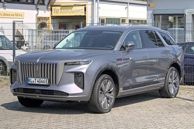 Hongqi E-HS9 (Хунці Е-ХС9) кросовер — 7