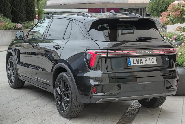 Lynk & Co 01 (Лінк енд Ко Лінк енд Ко 01) кросовер — 3