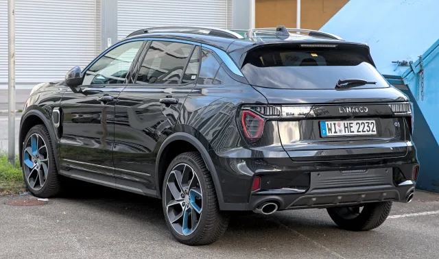 Lynk & Co 01 (Лінк енд Ко Лінк енд Ко 01) кросовер — 4