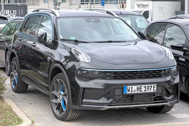 Lynk & Co 01 (Лінк енд Ко Лінк енд Ко 01) кросовер — 6