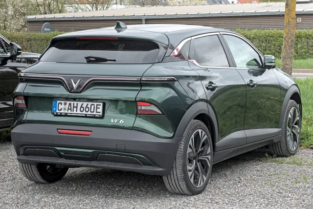 VinFast VF 6 кросовер — 3
