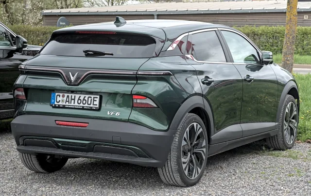 VinFast VF 6 кросовер — 4