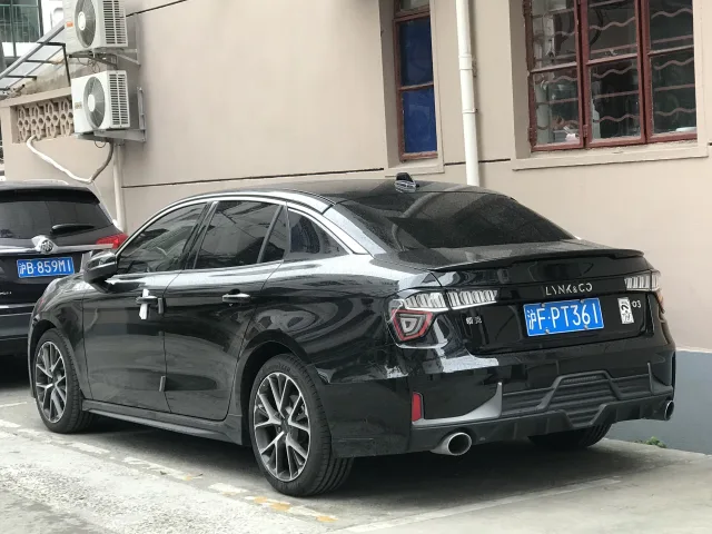 Lynk & Co 03 седан — 3