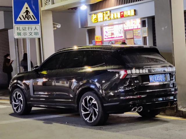 Lynk & Co 09 кросовер — 4