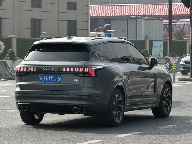 Lynk & Co 09 кросовер — 6