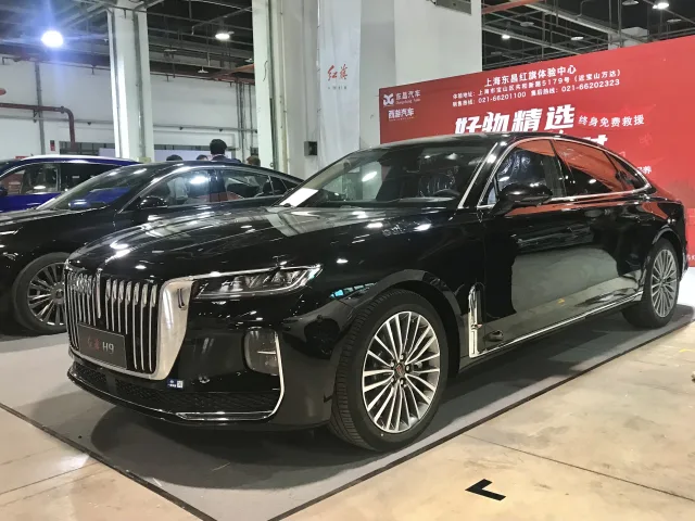 Hongqi H9 седан — 4
