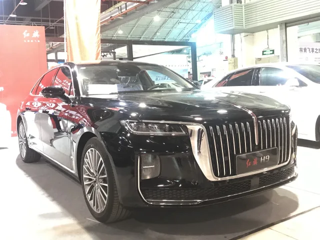 Hongqi H9 седан — 6