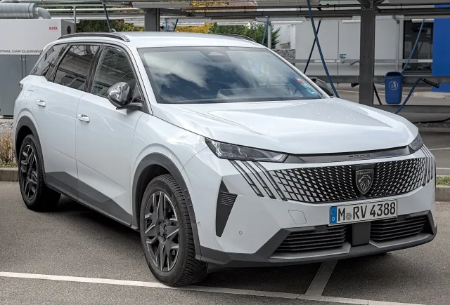Peugeot 5008 III кросовер