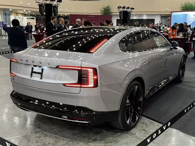 Volvo ES90 ліфтбек — 3