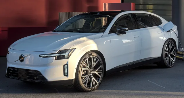 Volvo ES90 ліфтбек — 6