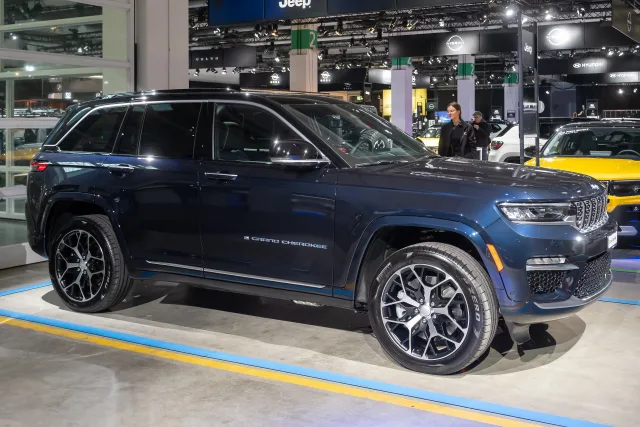Jeep Grand Cherokee WL кросовер — 2