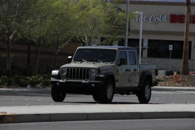Jeep Gladiator JT пікап — 2