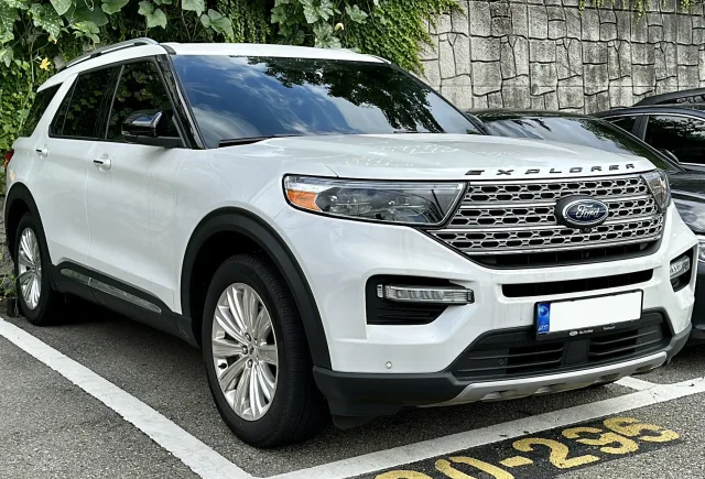 Ford Explorer VI кросовер — 4