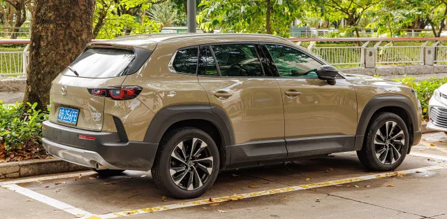 Mazda CX-50 кросовер — 4