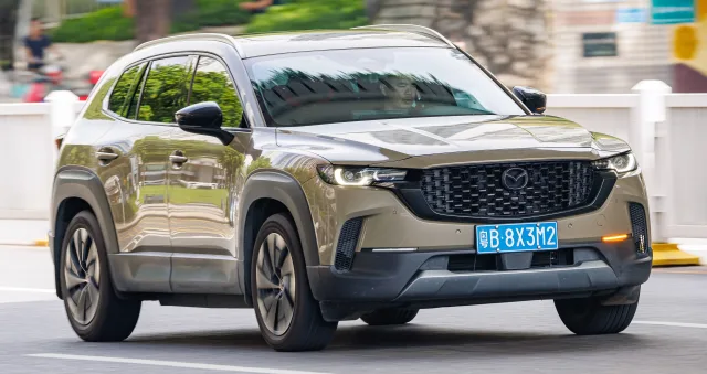 Mazda CX-50 кросовер — 5