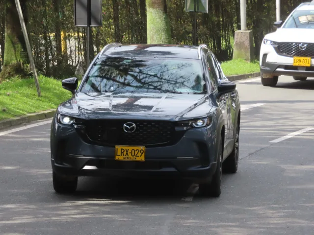 Mazda CX-50 кросовер — 6