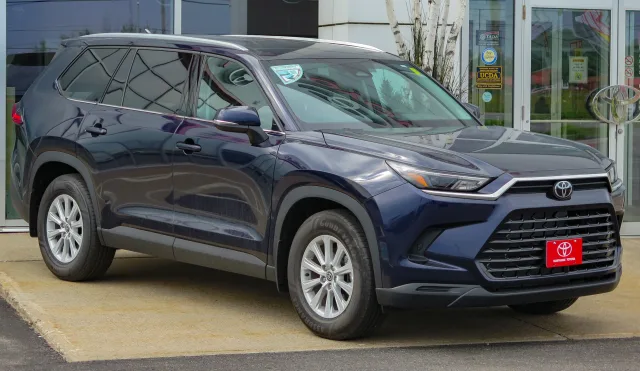 Toyota Grand Highlander кросовер — 2