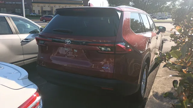 Toyota Grand Highlander кросовер — 4