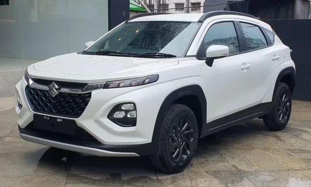 Suzuki Fronx кроссовер — 2