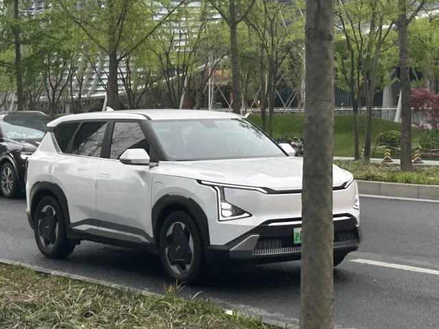 KIA EV5 кроссовер — 3