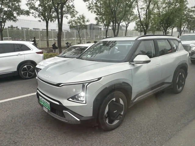KIA EV5 кроссовер — 5