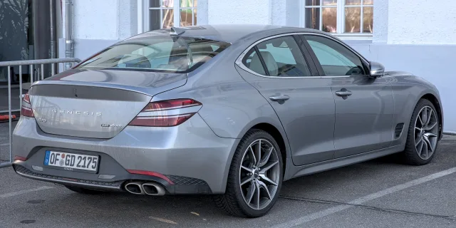 Genesis G70 2.2 CRDi — 4
