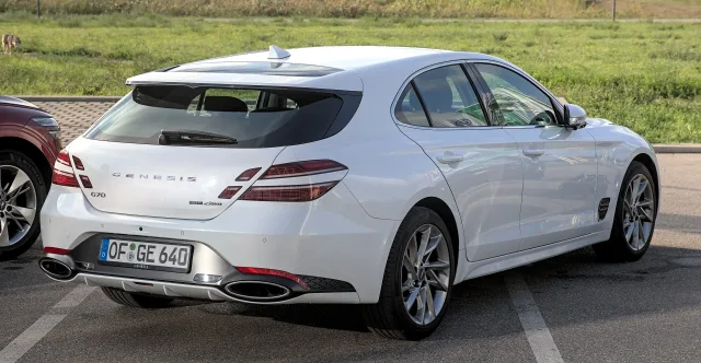 Genesis G70 2.2 CRDi — 6