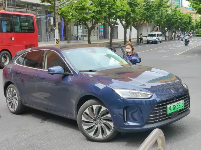 Aito M5 кросовер — 5