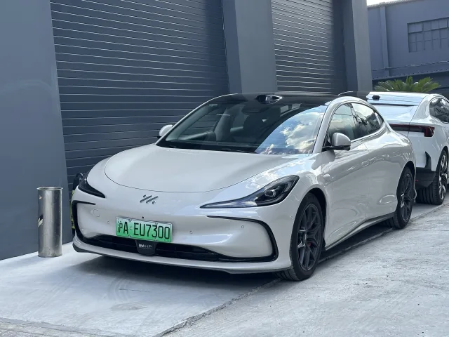 IM Motors L6 ліфтбек — 4